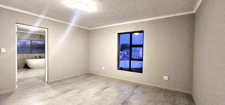 5 Bedroom Property for Sale in Myburgh Park Western Cape